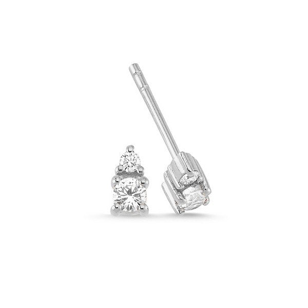 Petit øreringe i 14 kt hvidguld med 0,25 ct diamanter fra Nuran i klassisk design.